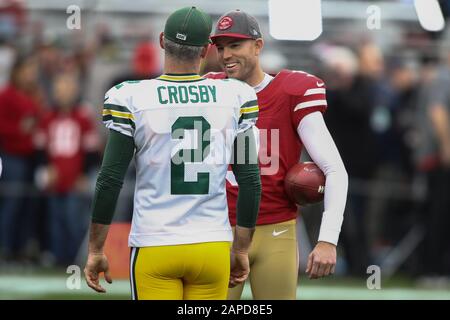 San Francisco 49ers kicker Robbie Gould (9) chats with Green Bay Packers  kicker Mason Crosby (2) prior to the NFL football NFC Championship game  between the Green Bay Packers and San Francisco