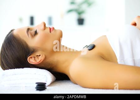 Beauty and Care. Chist and Young Skin. Beautiful Young Girl in Beauty  Salon. Relaxation. Skin Care. High Resolution Stock Photo - Alamy