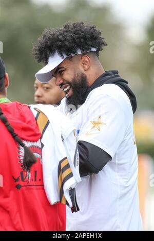 Kississimee, Florida, USA. 22nd Jan, 2020. Dallas Cowboys running back Ezekiel Elliott(21) signs autographs during NFC practice, Wednesday, Jan 22, 2020, in Kissimmee, Fla. (Photo by IOS/ESPA-Images) Credit: European Sports Photographic Agency/Alamy Live News Stock Photo