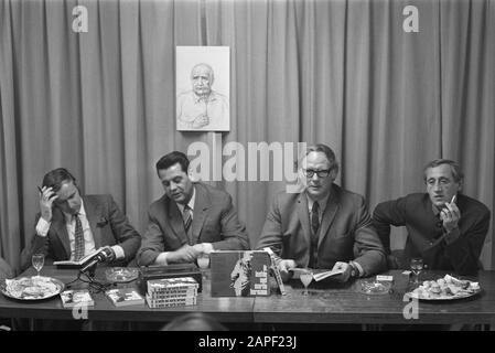 Book I lived with Martin Bormann published by Publisher Born, press conference The Hague. Recent portrait of Bormann Date: 13 November 1969 Location: The Hague, Zuid-Holland Keywords: books, press conferences, portraits, publishers Personal name: Bormann Stock Photo