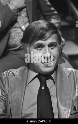 Butter, Cheese and Eggs, Tros-quiz (broadcast 26 July); nr. 4, 5 Paul Rollman, nr. 6, 7 Hanny Vree (head) Date: 24 July 1974 Keywords: TV programs Person name: Rollman, Paul Institution name : TROS Stock Photo