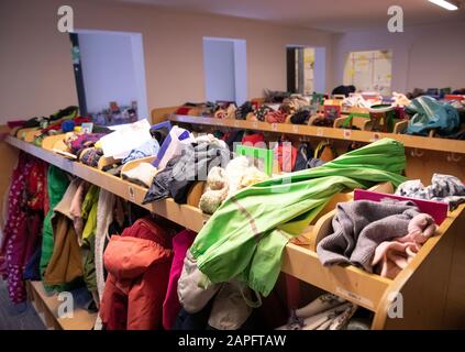 Hamburg, Germany. 13th Dec, 2019. View over the cloakroom with jackets, caps and other clothes in a kindergarten. Credit: Christian Charisius/dpa/Alamy Live News Stock Photo