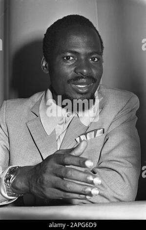 Chissano, representative of Frelimo in Tanzania at Schiphol Airport, assignment Haagsche Courant Date: 25 August 1972 Location: Noord-Holland, Schiphol Person name: Frelimo, The Hague Courant Stock Photo