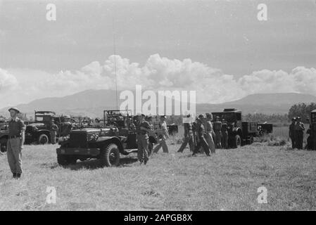 Inspection by General S. de Waal (commander B-division) Description: Collection Photo Collection Service for Army Contacts Indonesia, photon number 199-2-2 Date: April 1947 Location: Indonesia, Dutch East Indies Stock Photo