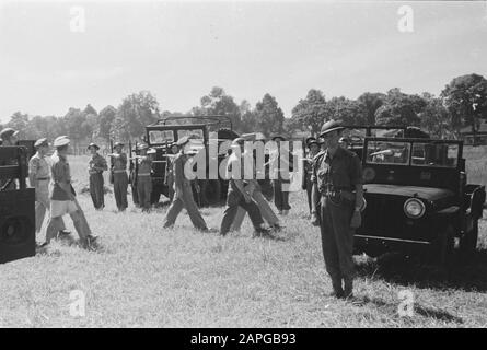 Inspection by General S. de Waal (commander B-division) Description: Collection Photo Collection Service for Army Contacts Indonesia, photon number 199-2-3 Date: April 1947 Location: Indonesia, Dutch East Indies Stock Photo