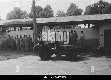 Inspection by General S. de Waal (commander B-division) Description: Collection Photo Collection Service for Army Contacts Indonesia, photon number 199-3-1 Date: April 1947 Location: Indonesia, Dutch East Indies Stock Photo