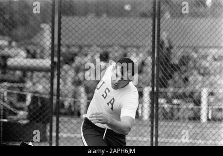 International Athletics competitions at Nenijtobaan, Rotterdam; J. Silvester (USA) in action discussion throw Description: The American discus thrower J. Silvester (USA) in action Date: 4 July 1970 Location: Rotterdam, Zuid- Holland Keywords: athletes, athletics, discus throwing, athletes Personal name: Silvester, Jay Institution name: Nenijtobaan Stock Photo