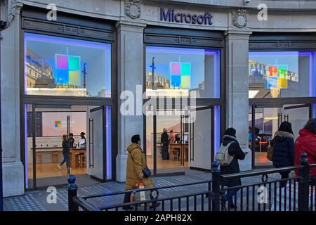 Microsoft Store & retail showroom business dealing in computers software consumer electronics & technology at Oxford Circus West End London England UK Stock Photo