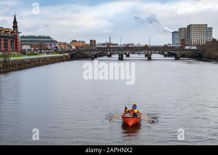 Glasgow, Scotland, UK. 23rd January, 2020. UK Weather.  A rowing boat on the River Clyde. Credit: Skully/Alamy Live News Stock Photo