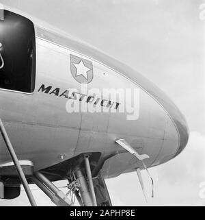 Corporate style and emblems KLM Description: The name lettering of the four-engine KLM Lockheed Constellation passenger aircraft 'Maastricht' registration number PH-TDO at Schiphol Airport Date: August 1951 Location: Noord-Holland, Schiphol Keywords: emblems, logos, airplanes Personal name: Maastricht Stock Photo