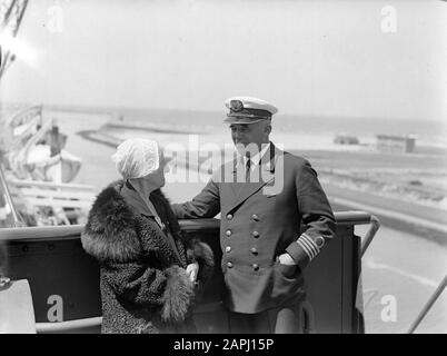 Sea voyage with MS Johan van Oldenbarnevelt to Norway Description: The actor Esther de Boer-van Rijk and Captain Julsing on deck Annotation: The actor Esther de Boer-van Rijk became known by her role as Kneertje in Herman Heijermans' play On hope of blessing Date: 1933 Location: Norway Keywords: actors, cruises, cruise ships, headgear, captains, passenger ships, portraits, travelers, tourism, uniforms, sailors Personal name: Boer-van Rijk, Esther de, Heijermans, Herman, Julsing, [...] Stock Photo