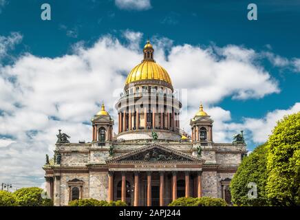 Saint Isaac's Cathedral (Isaakievskiy Sobor) in Saint Petersburg, Russia Stock Photo