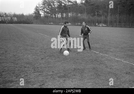 the team of Feijenoord trains in sports centre Zeist for the match against Legia-Warsaw Description: The footballers in action Date: 14 april 1970 Location: Utrecht, Zeist Keywords: football Stock Photo