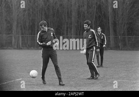 the team of Feijenoord trains in sports centre Zeist for the match against Legia-Warsaw Description: The footballers in action Date: 14 april 1970 Location: Utrecht, Zeist Keywords: football Stock Photo