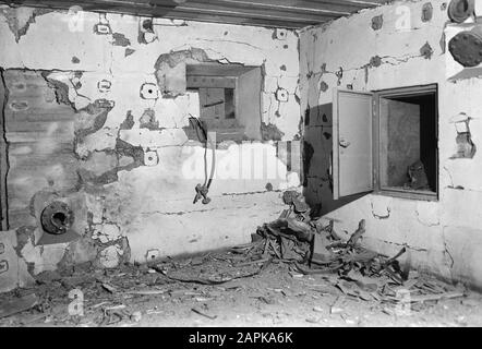 10x15 Test of an oxygen bottle taken by Ir. Groeneveld in a bunker in ...