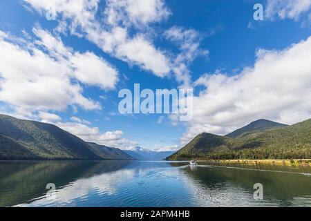 New Zealand, Oceania, South Island, Tasman, Nelson Lakes National Park, Motorboat on Lake Rotoroa Stock Photo