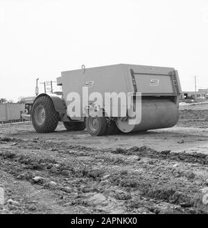 agricultural machinery and tools, work, seaman duo actor Date: undated Keywords: agricultural machinery and tools, work Personal name: seaman duopactor Stock Photo