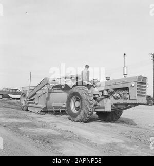 duo-scraper/scarifier Date: undated Keywords: agricultural machinery and tools, work Personal name: seaman Stock Photo