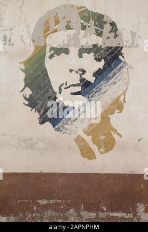Iconic image of Che Guevara, the famous Cuban revolutionary hero, painTed on the side of a building in streets of Havana, the capital of Cuba Stock Photo