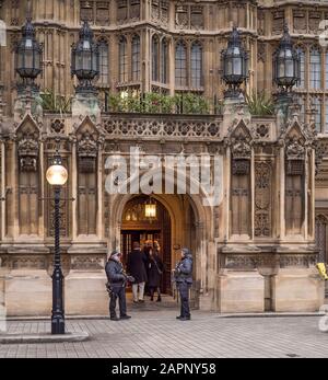 Metropolitan Police guarding the UK Westminster Parliament London pop ...