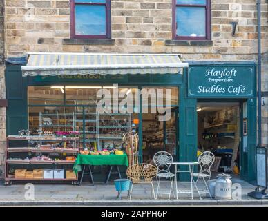 Front view of Stables Cafe, on Horse Market street in the historic market town of Barnard Castle, Teesdale, County Durham, England, UK. Stock Photo
