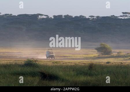 Safari vehicle, Ndutu, Ngorongoro Conservation Area, Serengeti, Tanzania Stock Photo