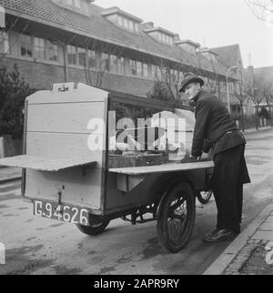 Dutch street attachments Date: 4 March 1946 Stock Photo