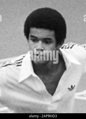 ' French tennis player Yannick Noah in a 1979 Davis Cup match against The Netherlands in Amsterdam Français : Le joueur de tennis français Yannick Noah en 1979 dans un match de coupe Davis contre les Pays-Bas à Amsterdam. Nederlands: Orginal: Tennis Davis Cup in Amsterdam; ' Stock Photo