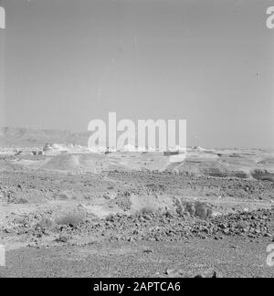 Israel 1964-1965: Ein Gedi  View of a mountain landscape at Ein Gidi. Date: 1964 Location: Ein Gedi, Israel Keywords: mountains, panoramas Stock Photo