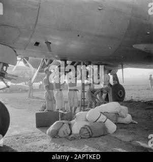 [ 1945 Japan - Japanese POWs in Okinawa ] — Japanese prisoners of war ...