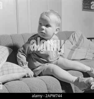 Family Ernst Klein Klein Van Ernst Klein Poses On The Couch Date 1960 Location Germany Krov Rhineland Palatinate West Germany Keywords Living Rooms Children Preschoolers Stock Photo Alamy