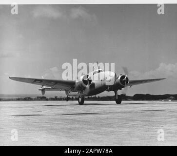 Wi [West Indies]/Anefo London series  KLM passenger plane lands at the Hato airport near Willemstad (Curaçao) Annotation: Repronegative. Lockheed-14 Super Electra PJ-AIM Seeuw Date: {1940-1945} Location: Curaçao, Willemstad Keywords: Capitals, World War II, Aircraft, Airports Stock Photo