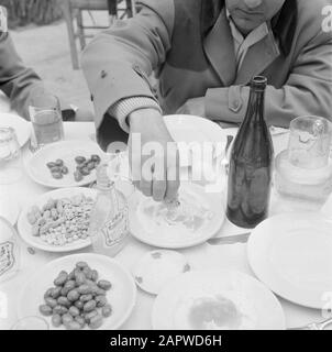 Middle East 1950-1955: Lebanon  Lunch with the dish Meze Date: 1950 Location: Beirut, Lebanon Keywords: meals Stock Photo