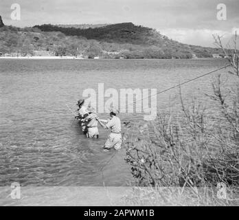 Journey to Suriname and the Netherlands Antilles  Soldiers on patrol in the Fuik Bay on Curaçao Date: 1947 Location: Curaçao Keywords: military Stock Photo