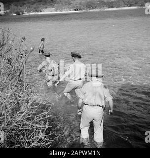 Journey to Suriname and the Netherlands Antilles  Soldiers on patrol in the Fuik Bay on Curaçao Date: 1947 Location: Curaçao Keywords: military Stock Photo