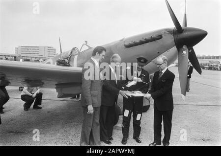 Old RAF aircraft at Schiphol; Spitfire of the Battle of Britain Memorial Flight Date: May 5, 1976 Location: Noord-Holland, Schiphol Keywords: commemorations, aviation, Second World War, aircraft Setting name: Spitfire Stock Photo