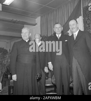 50th anniversary cigar factory Karel I Eindhoven  Four men including a spiritual Date: 1 January 1950 Location: Eindhoven Keywords: factories, clergy, tobacco industry Stock Photo