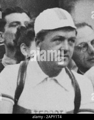 Tour de France 1950. The Dutch team at the start in Paris. Vl r. (...) Wim de Ruyter (...); Stock Photo