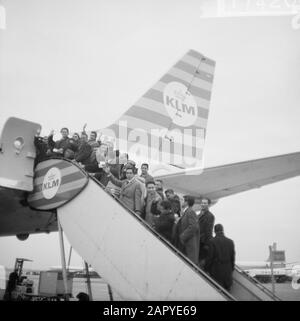 Departure from Schiphol of Filipino sailors Date: 11 February 1965 Location: Noord-Holland, Schiphol Keywords: ZALEDEN, leave Stock Photo