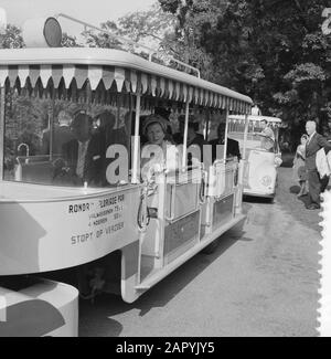 Floriade 1960  Queen Juliana is driven in a small train over the terrain Date: 20 July 1960 Location: Rotterdam, Zuid-Holland Keywords: queens Personal name: Juliana, Queen Institution name: Floriade Stock Photo