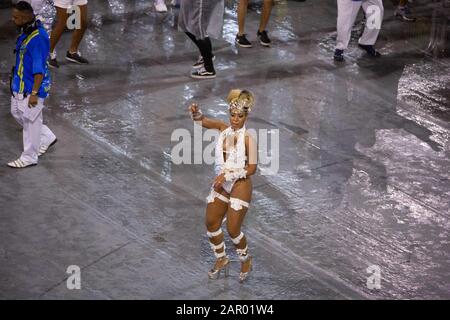 Sao Paulo, Brazil. 24th Jan, 2020. Members of Peruche samba school take part in the rehearsal for the upcoming Sao Paulo Carnival 2020, at the Anhembi Sambadrome. The parades will take place on February 21st and 22nd. Credit: Paulo Lopes/ZUMA Wire/Alamy Live News Stock Photo