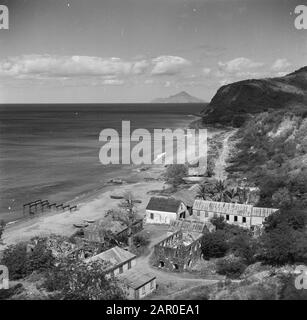 Journey to Suriname and the Netherlands Antilles  View of Oranjestad Benedenstad on St Eustatius Date: 1947 Location: Dutch Antilles, Sint-Eustatius Keywords: Coasts Stock Photo