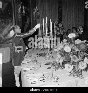 Dinner table at Huis ten Bosch, de dinertafel Date: 9 september 1964 Institution name: Huis Ten Bosch Stock Photo