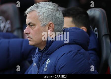 SOUTHAMPTON, ENGLAND - JANUARY 25TH Tottenham Manager Jose Mourinho during the FA Cup match between Southampton and Tottenham Hotspur at St Mary's Stadium, Southampton on Saturday 25th January 2020. (Credit: Jon Bromley | MI News) Photograph may only be used for newspaper and/or magazine editorial purposes, license required for commercial use Credit: MI News & Sport /Alamy Live News Stock Photo