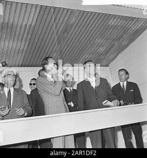 Prins Bernhard visited city project in Delft Date: 22 September 1965 Location: Delft, Zuid-Holland Keywords: city projects Personal name: Bernhard, prince Stock Photo