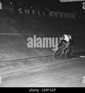 World Cycling Championships. The Russian Agatov in action pursuit Date: 23 August 1967 Location: Amsterdam Keywords: track cycling, sports Person name: Agatov, [...] Stock Photo