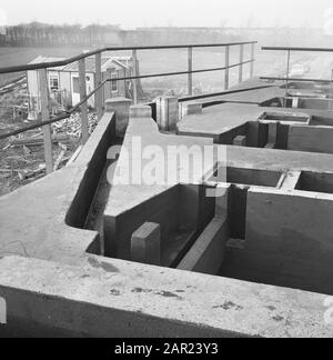 cleaning wastewater, treatment of urban waste, sewage treatment plants, moulds Date: 1965 Location: Den Oever Keywords: cleaning wastewater, sewage treatment plants, moulds, handling urban waste Stock Photo