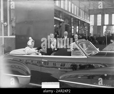 Royal visit to Drenthe Date: undated Location: Beilen Keywords: visits, queen Personname: Bernhard, prince, Juliana, Queen Stock Photo