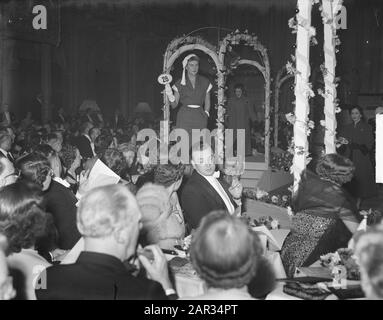 Fashion parade in concertgebouw Date: 22 November 1950 Keywords: fashion parades Institution name: Concertgebouw Stock Photo