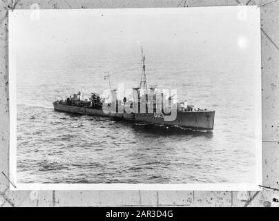 Aerial shot. Destroyer, Mr. Hr. Ms. Dan. Isaac Sweers Date: 1940-1942 Location: Great Britain Keywords: aerial photographs, navy, warships, World War II Personal name: isaac sweers Stock Photo